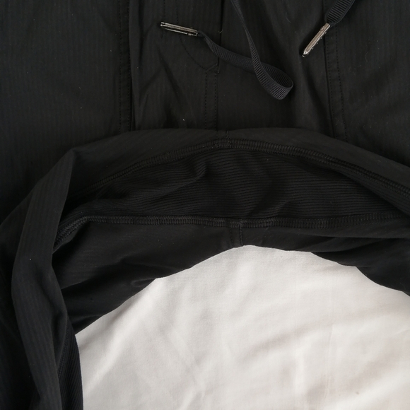 Lululemon Dance Studio Crop 25" Pants in Black with Cinchable Hems 2 - Picture 11 of 16